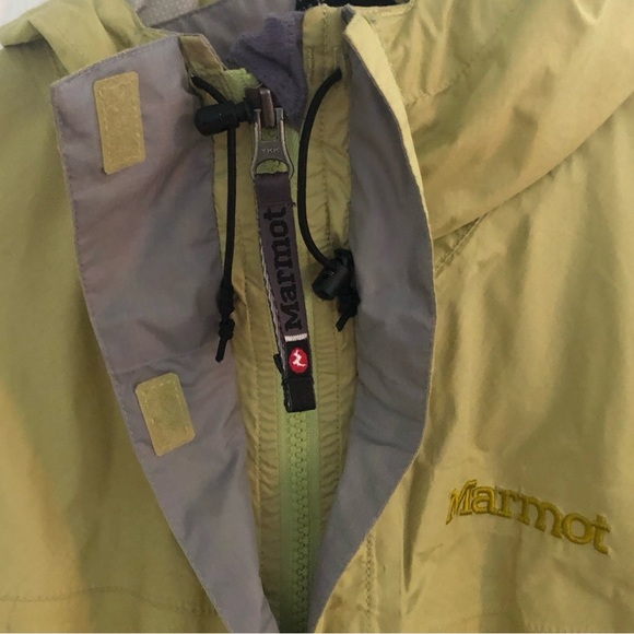 MARMOT lightweight lime kiwi PRECIP Jacket medium - Picture 8 of 16